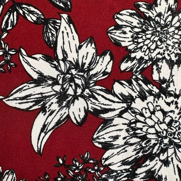 LuLaRoe Irma Red Black Floral Oversized High Low Tunic Top Size Small S - Med - Picture 3 of 9